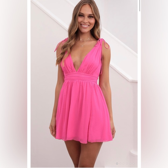 Lucy in the Sky Dresses & Skirts - Lucy in The Sky Skater Mini Dress with Plunging V-neckline Size XS Style: L55077